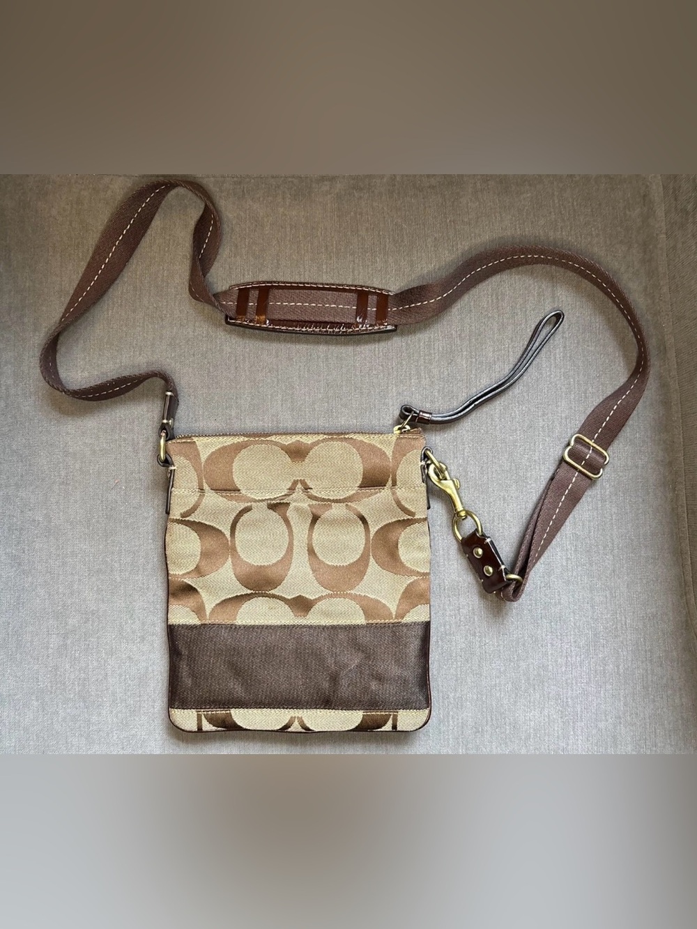 Vintage COACH 2006 Signature Canvas Crossbody - GUC